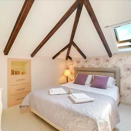 Lina's Sea View Appartamento *